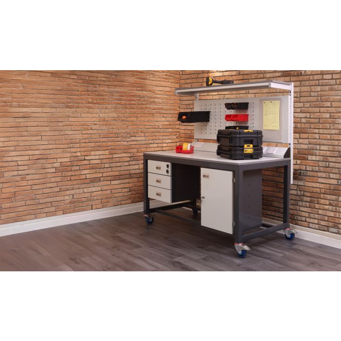 Mobile Heavy-Duty Workbenches